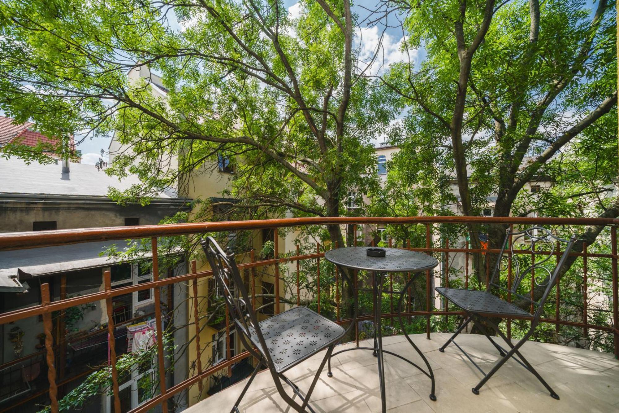 Modern Urban Escape - Old Town Apartment - By Upstairs Красков Екстериор снимка